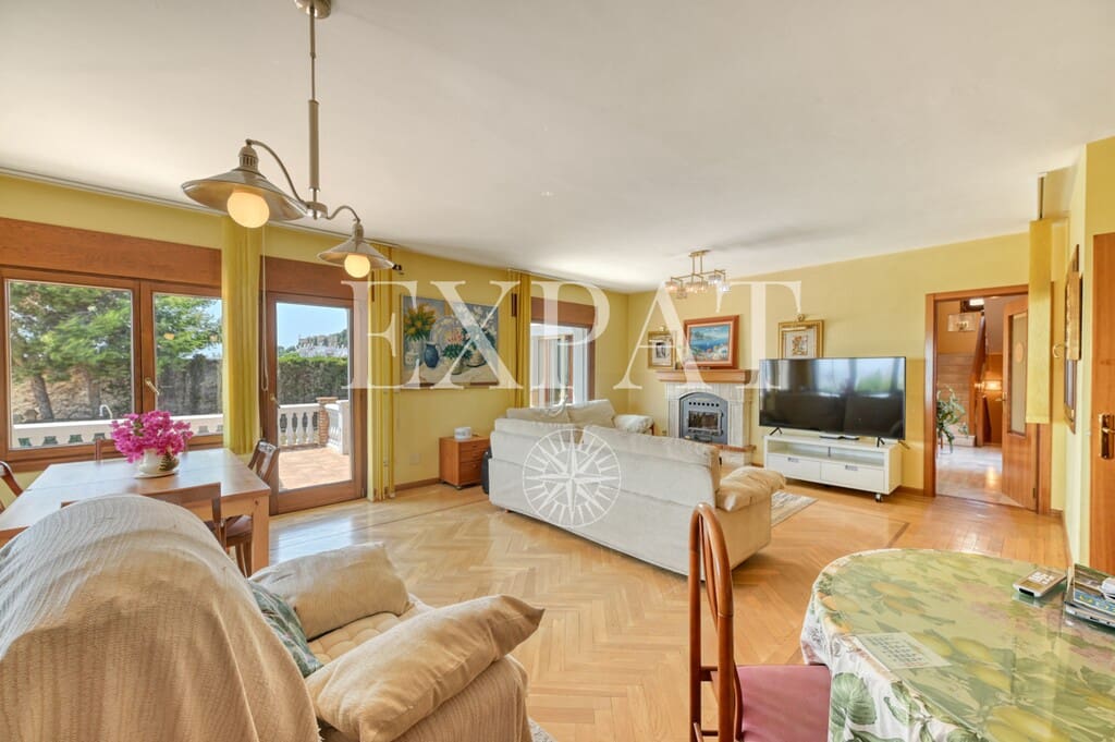 Chalet de 6 habitaciones en Málaga ciudad en venta con piscina garaje - 1.590.000 € (Ref: 9994845)