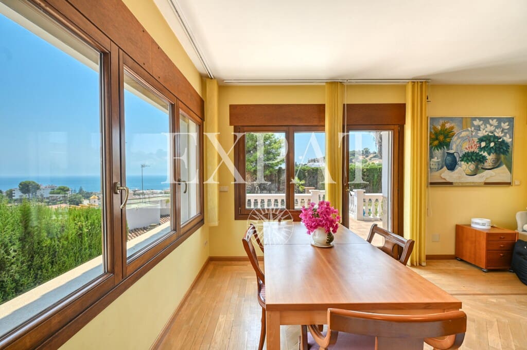 Chalet de 6 habitaciones en Málaga ciudad en venta con piscina garaje - 1.590.000 € (Ref: 9994845)