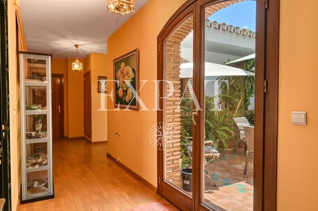 Chalet de 6 habitaciones en Pedregalejo, Málaga ciudad en venta con piscina garaje - 1.590.000 € (Ref: 9994845)