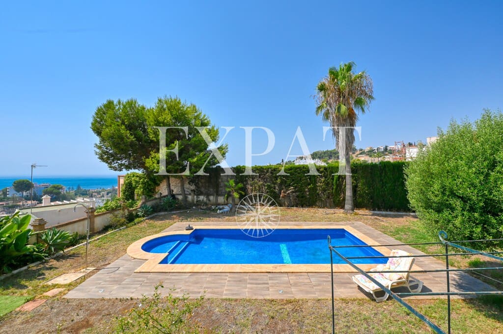 Chalet de 6 habitaciones en Málaga ciudad en venta con piscina garaje - 1.590.000 € (Ref: 9994845)