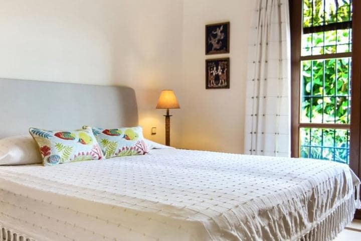 5 bedroom Villa for sale in Benahavis with pool garage - € 2,900,000 (Ref: 10001374)