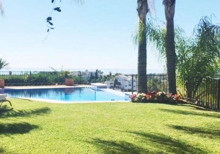 5 bedroom Villa for sale in Benahavis with pool garage - € 2,900,000 (Ref: 10001374)