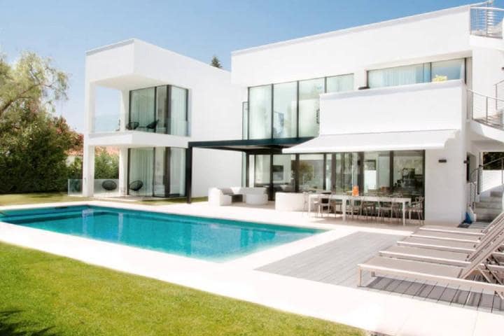 7 sypialnia Willa na sprzedaż w Puerto Banus z basenem garażem - 4 950 000 € (Ref: 10001375)