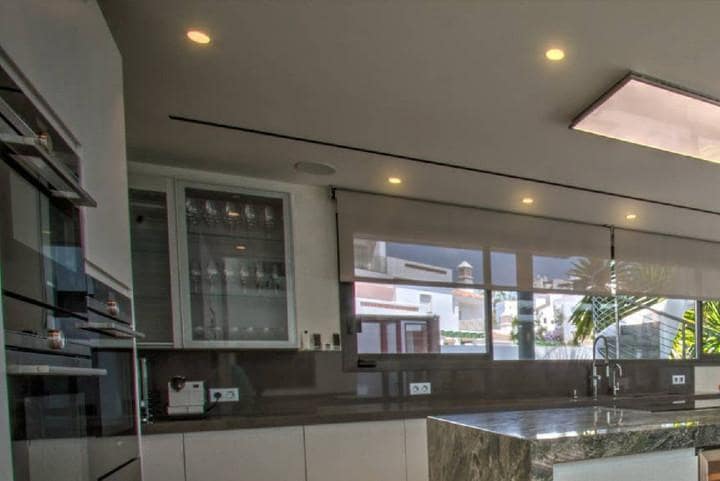 7 sypialnia Willa na sprzedaż w Puerto Banus z basenem garażem - 4 950 000 € (Ref: 10001375)