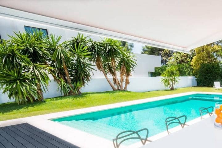 7 sypialnia Willa na sprzedaż w Puerto Banus z basenem garażem - 4 950 000 € (Ref: 10001375)
