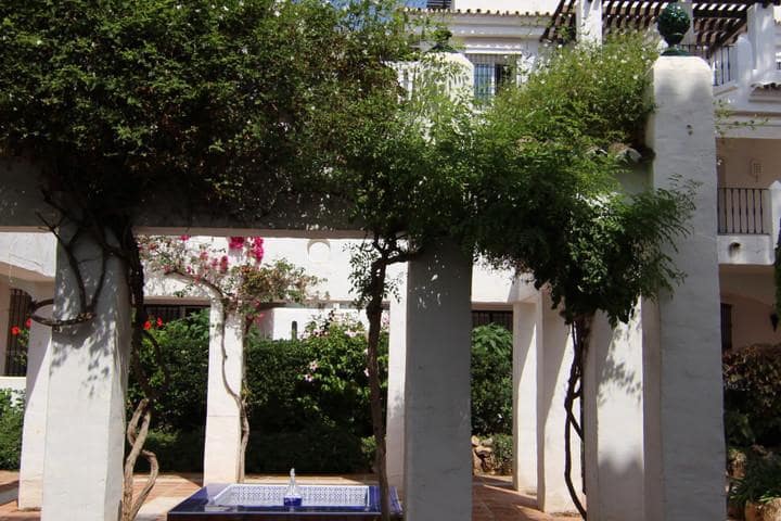 3 sovrum Lägenhet till salu i Nueva Andalucia med pool garage - 339 000 € (Ref: 10001376)