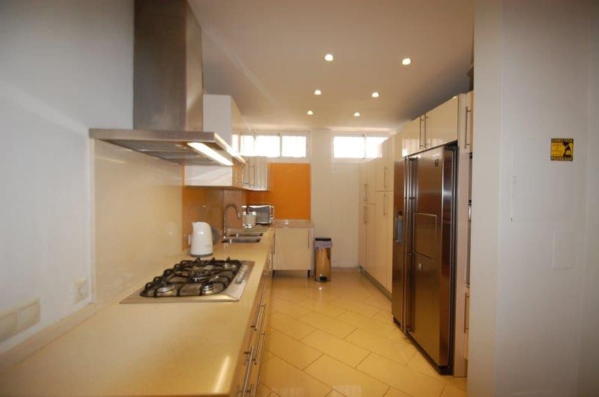 3 sovrum Lägenhet till salu i Nueva Andalucia med pool garage - 339 000 € (Ref: 10001376)