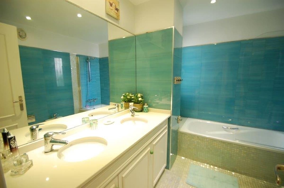 3 sovrum Lägenhet till salu i Nueva Andalucia med pool garage - 339 000 € (Ref: 10001376)
