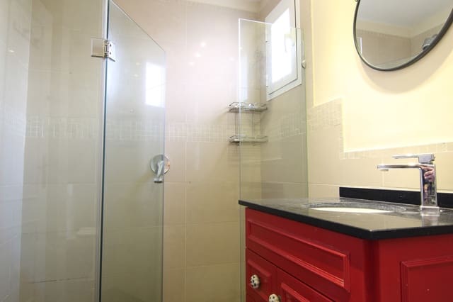 3 soverom Leilighet til salgs i Nueva Andalucia, Marbella med svømmebasseng garasje - € 339 000 (Ref: 10001376)