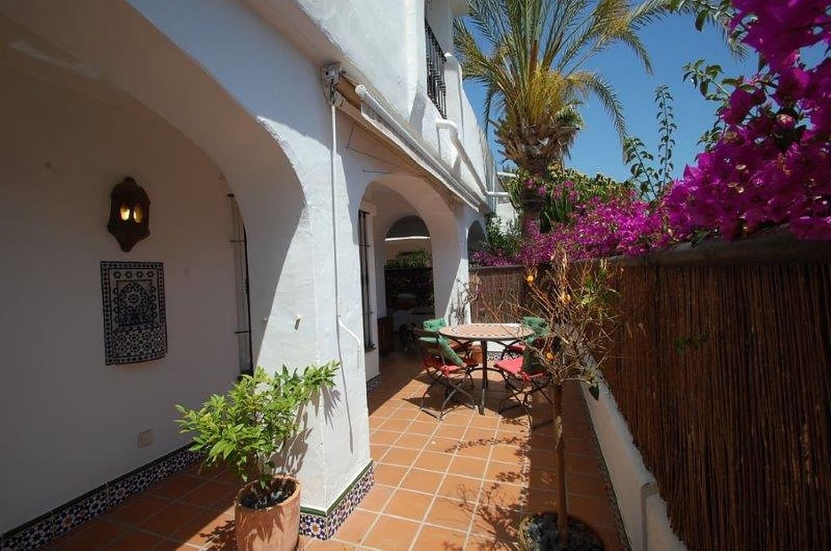 3 sovrum Lägenhet till salu i Nueva Andalucia med pool garage - 339 000 € (Ref: 10001376)