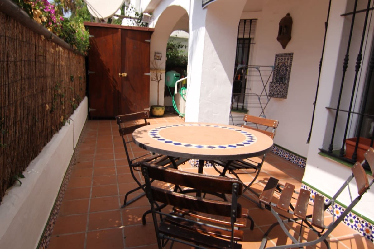 3 sovrum Lägenhet till salu i Nueva Andalucia med pool garage - 339 000 € (Ref: 10001376)