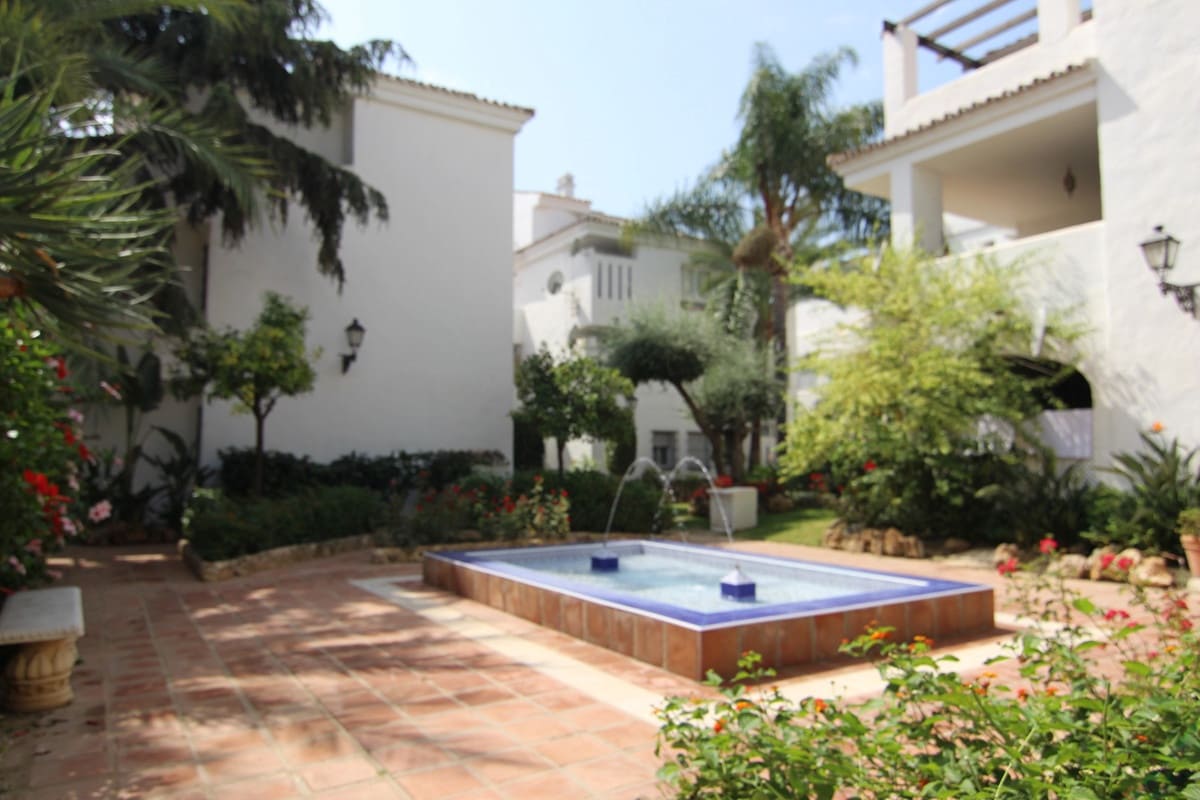3 sovrum Lägenhet till salu i Nueva Andalucia med pool garage - 339 000 € (Ref: 10001376)