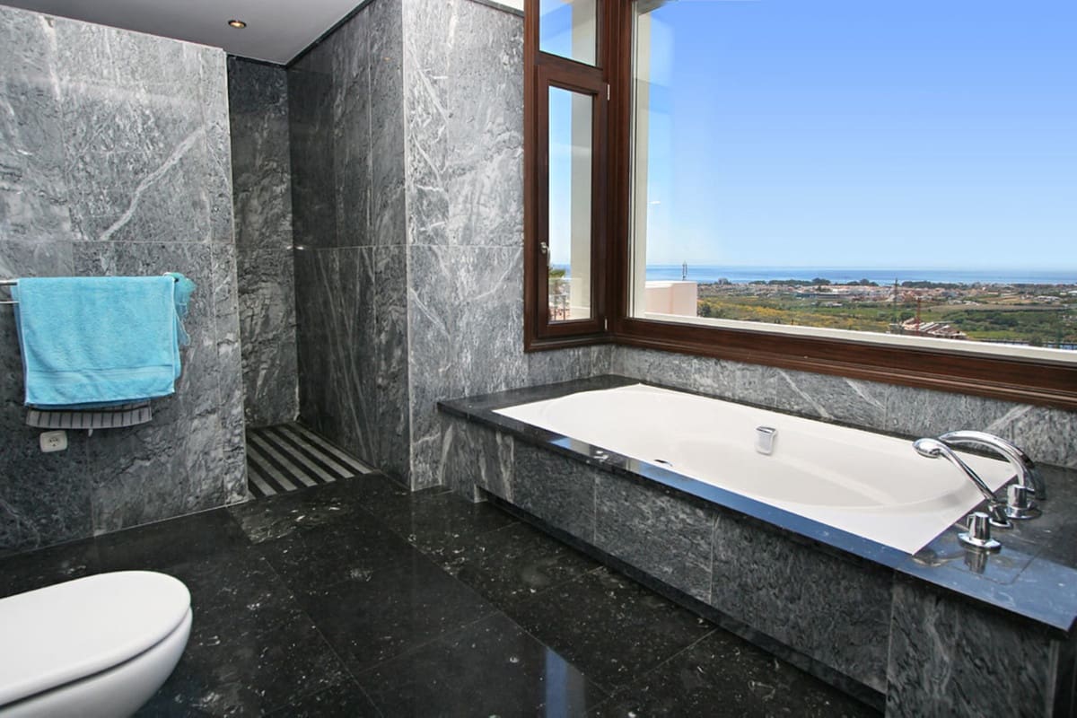 5 Zimmer Villa zu verkaufen in Benahavis mit Pool Garage - 3.900.000 € (Ref: 10001378)