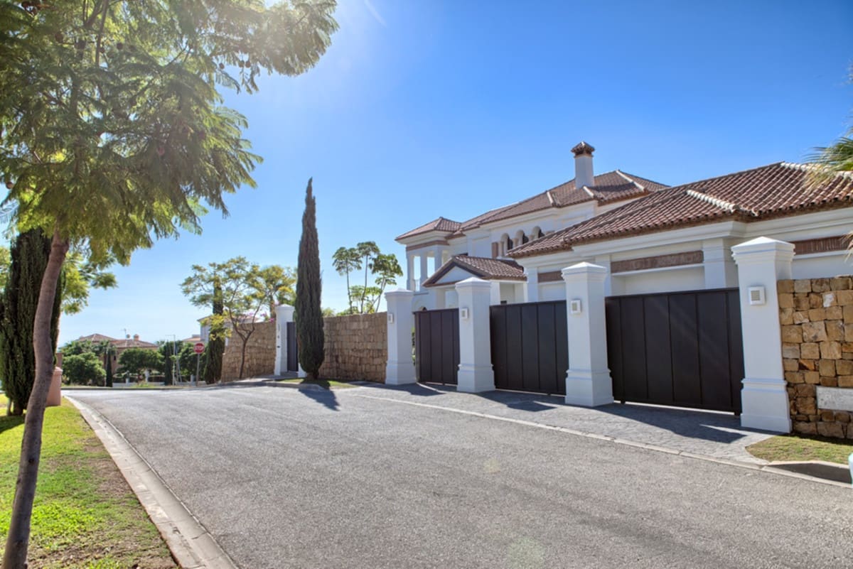 5 Zimmer Villa zu verkaufen in Benahavis mit Pool Garage - 3.900.000 € (Ref: 10001378)