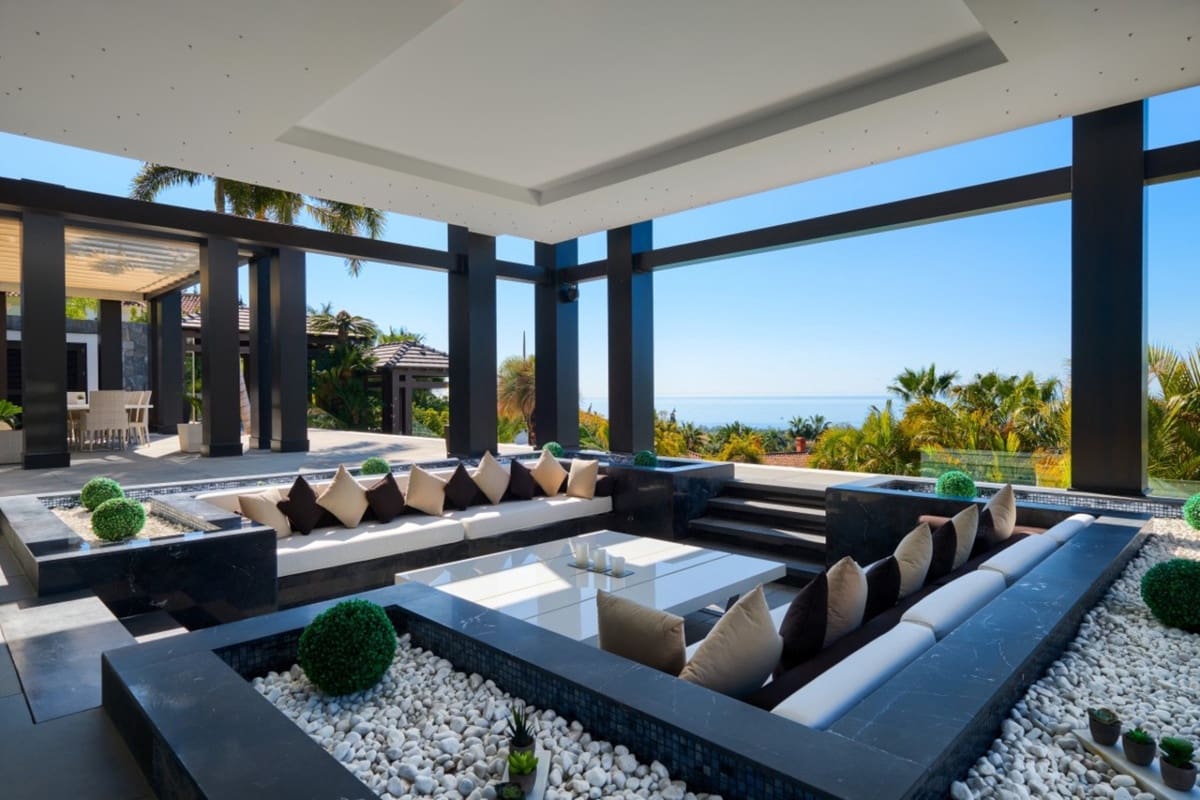 8 sypialnia Willa na sprzedaż w Marbella z basenem garażem - 5 900 000 € (Ref: 10001379)