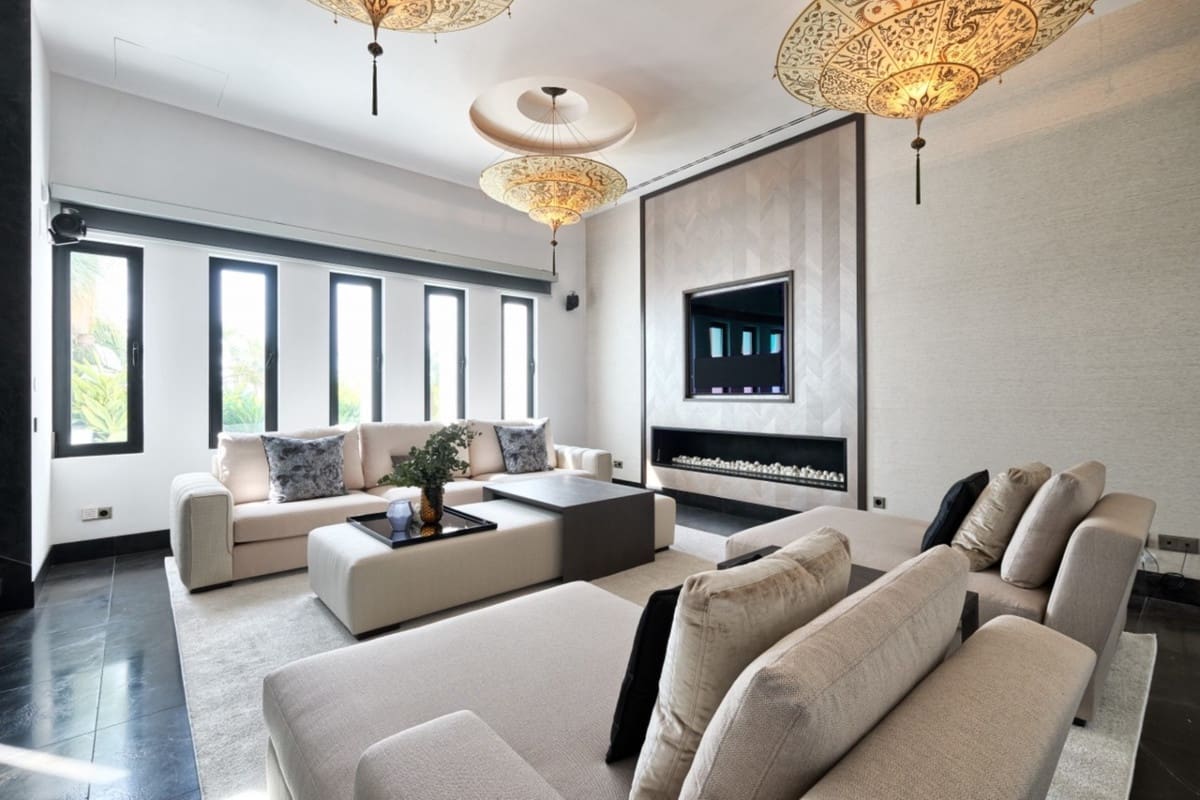 8 sypialnia Willa na sprzedaż w Marbella z basenem garażem - 5 900 000 € (Ref: 10001379)