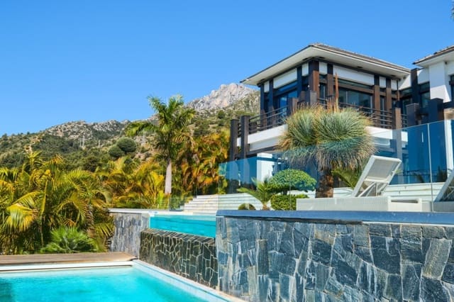 8 sypialnia Willa na sprzedaż w Marbella z basenem garażem - 5 900 000 € (Ref: 10001379)