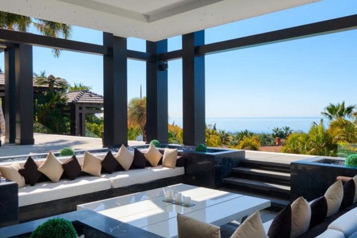 8 sypialnia Willa na sprzedaż w Marbella z basenem garażem - 5 900 000 € (Ref: 10001379)