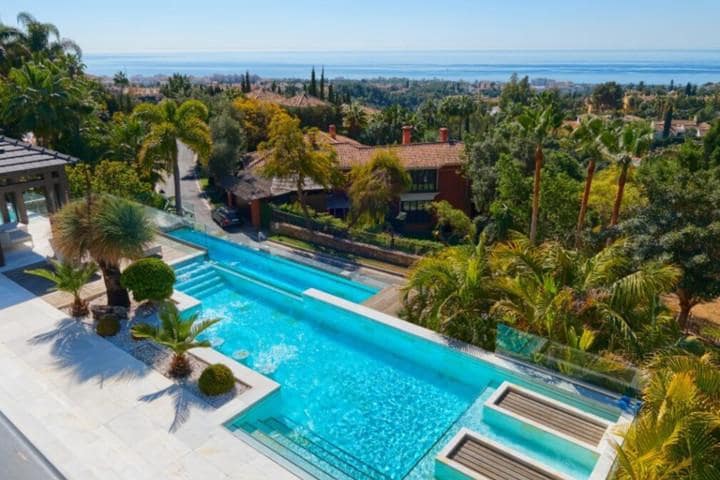 8 sypialnia Willa na sprzedaż w Marbella z basenem garażem - 5 900 000 € (Ref: 10001379)