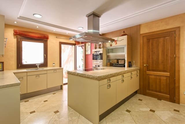 5 camera da letto Villa in vendita in Marbella con piscina garage - 2.900.000 € (Rif: 10001380)