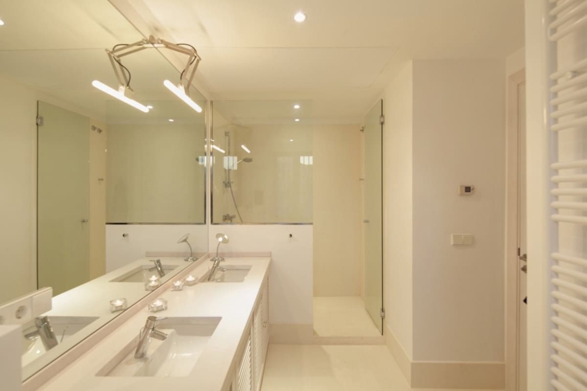 5 sovrum Villa till salu i Marbella med pool garage - 4 900 000 € (Ref: 10001381)