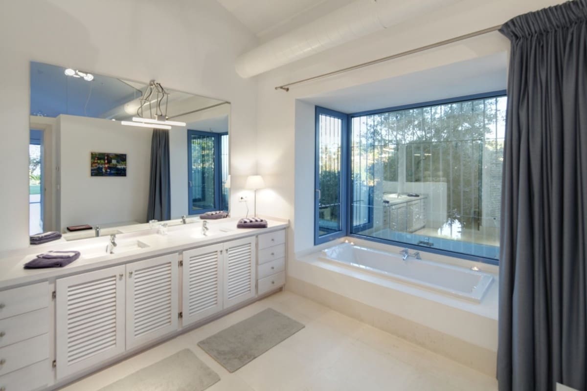 5 sovrum Villa till salu i Marbella med pool garage - 4 900 000 € (Ref: 10001381)