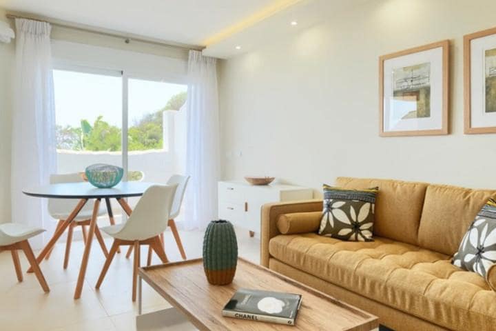 Apartamento de 2 habitaciones en Calahonda en venta con piscina garaje - 499.000 € (Ref: 10001382)