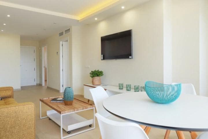 Apartamento de 2 habitaciones en Calahonda en venta con piscina garaje - 499.000 € (Ref: 10001382)