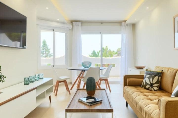 Apartamento de 2 habitaciones en Calahonda en venta con piscina garaje - 499.000 € (Ref: 10001382)