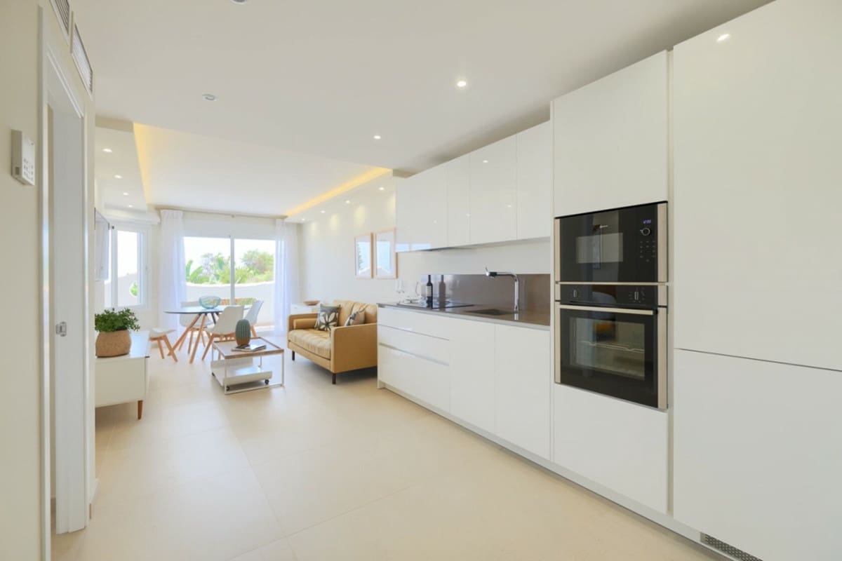 Apartamento de 2 habitaciones en Calahonda en venta con piscina garaje - 499.000 € (Ref: 10001382)