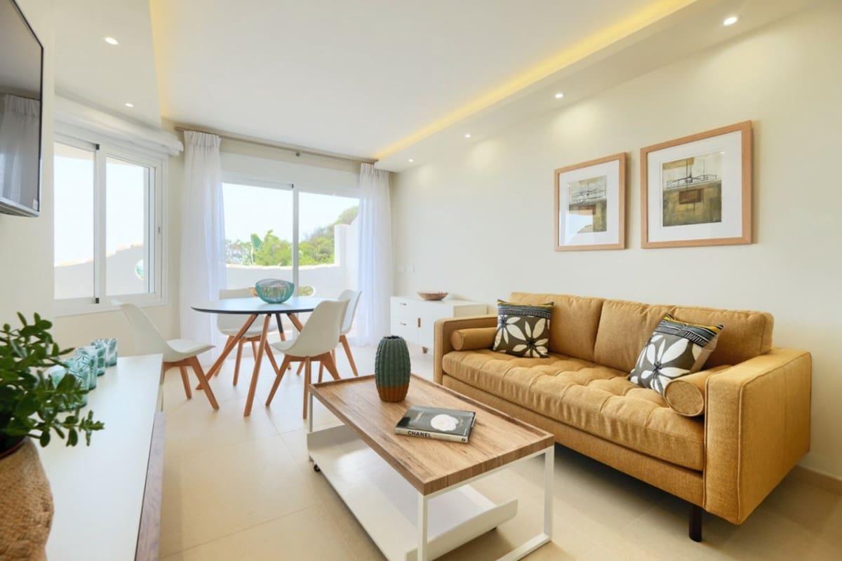 Apartamento de 2 habitaciones en Calahonda en venta con piscina garaje - 499.000 € (Ref: 10001382)