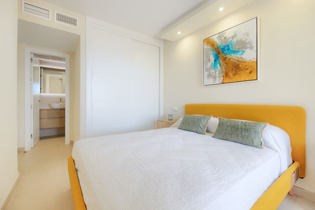 Apartamento de 2 habitaciones en Calahonda en venta con piscina garaje - 499.000 € (Ref: 10001382)
