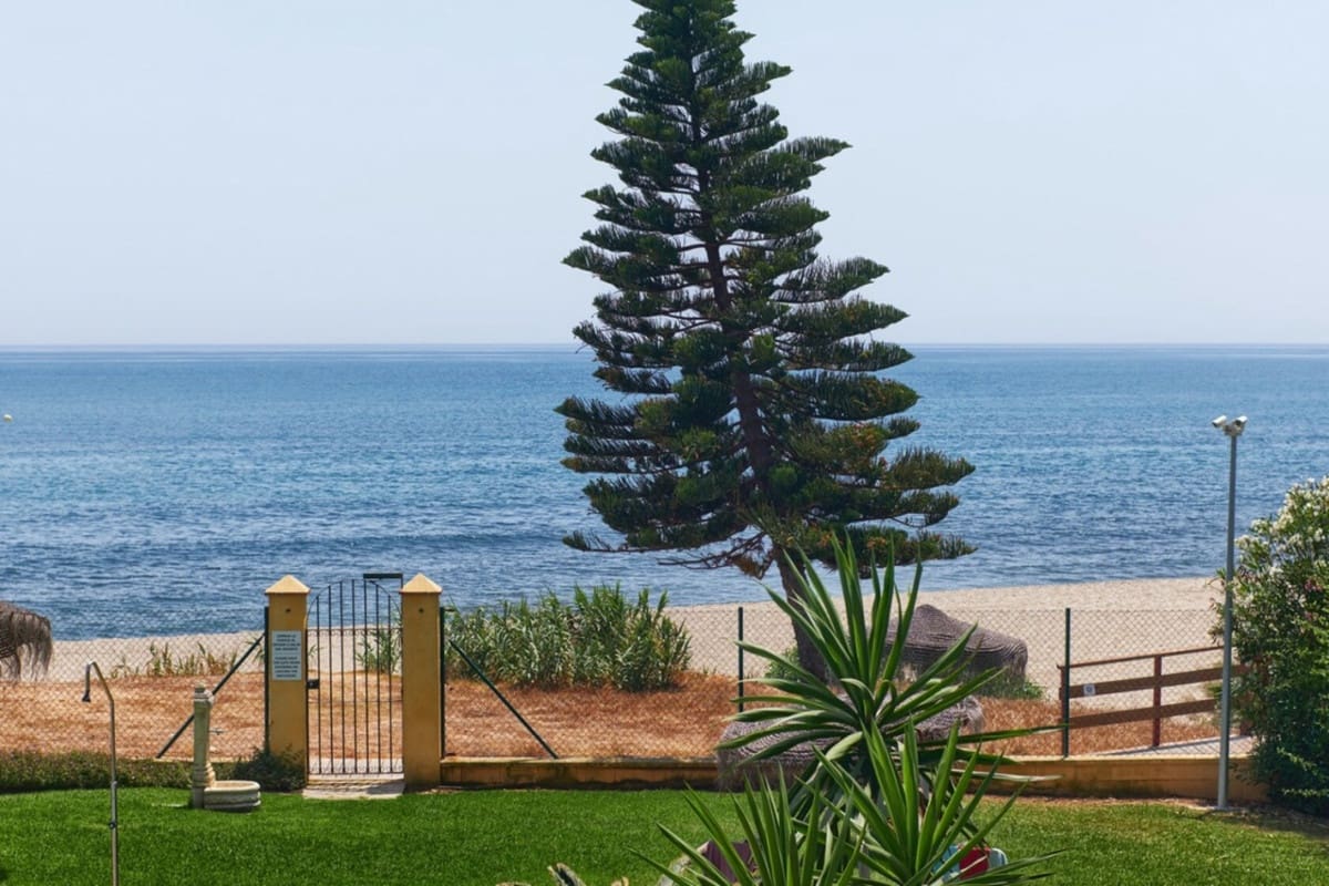 Apartamento de 2 habitaciones en Calahonda en venta con piscina garaje - 499.000 € (Ref: 10001382)