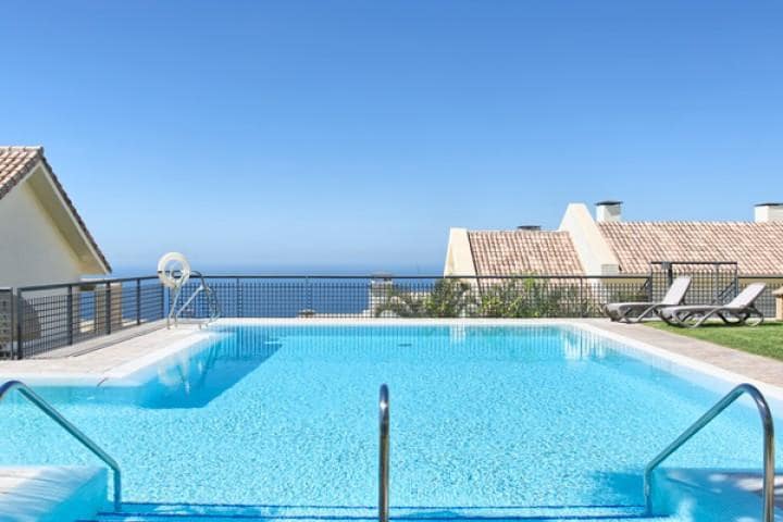 3 chambre Penthouse à vendre à Marbella avec piscine garage - 975 000 € (Ref: 10001384)