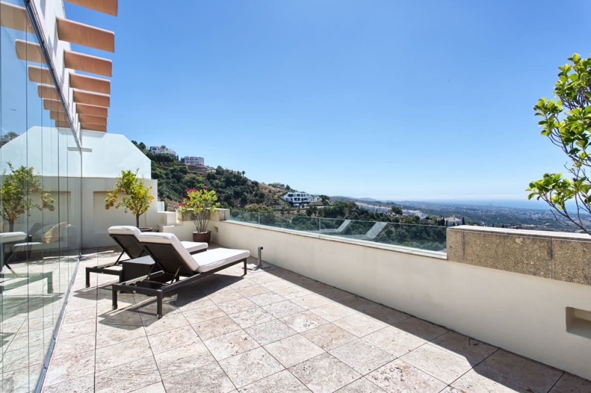 3 chambre Penthouse à vendre à Marbella avec piscine garage - 975 000 € (Ref: 10001384)