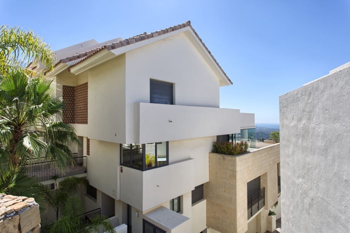 3 chambre Penthouse à vendre à Marbella avec piscine garage - 975 000 € (Ref: 10001384)
