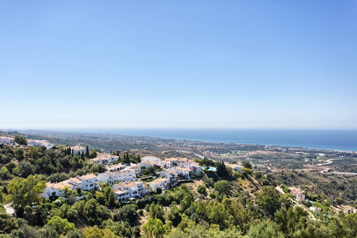 3 chambre Penthouse à vendre à Marbella avec piscine garage - 975 000 € (Ref: 10001384)