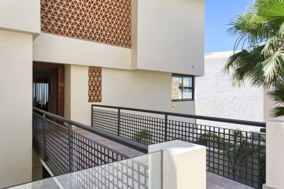 3 chambre Penthouse à vendre à Marbella avec piscine garage - 975 000 € (Ref: 10001384)