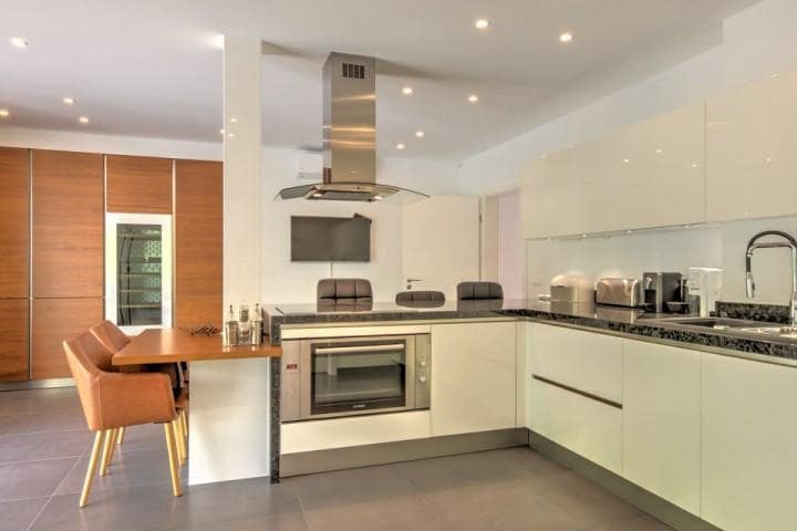 4 camera da letto Villa in vendita in Marbella con piscina garage - 1.399.000 € (Rif: 10001385)