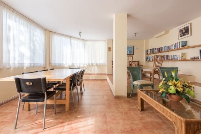 3 sypialnia Dom na sprzedaż w Marbella z basenem garażem - 365 000 € (Ref: 10001388)