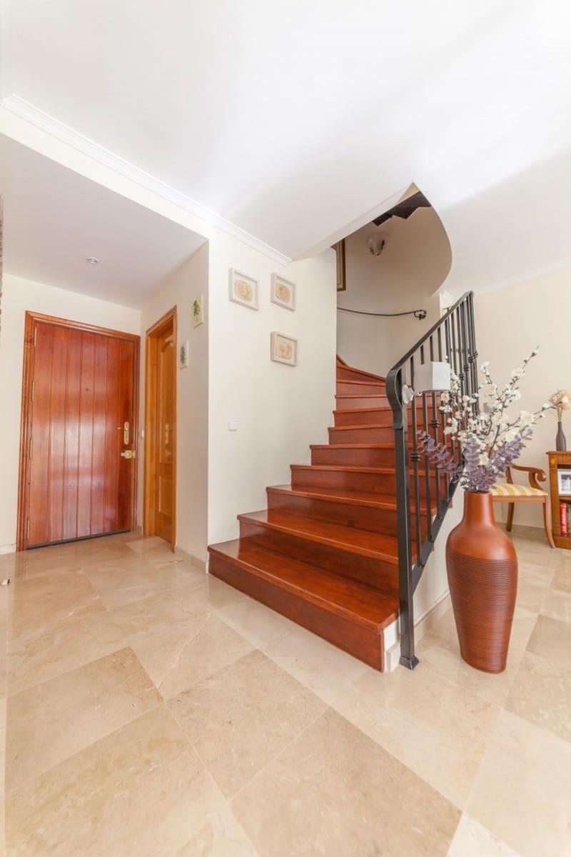 3 slaapkamer Huis te koop in Marbella met zwembad garage - € 365.000 (Ref: 10001388)