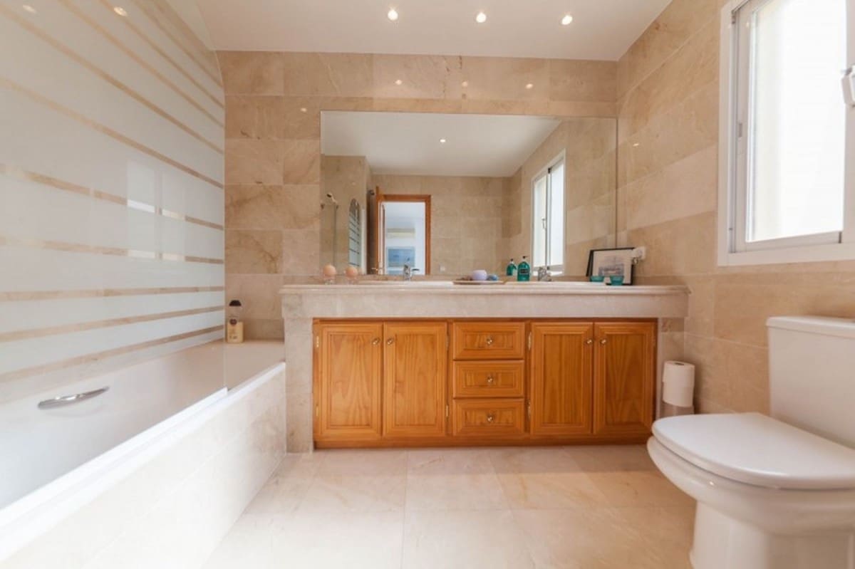 3 slaapkamer Huis te koop in Marbella met zwembad garage - € 365.000 (Ref: 10001388)