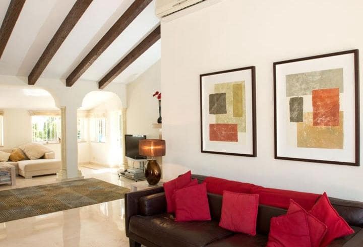 4 sypialnia Willa na sprzedaż w Marbella z basenem garażem - 1 245 000 € (Ref: 10001389)
