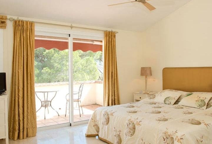 4 sypialnia Willa na sprzedaż w Marbella z basenem garażem - 1 245 000 € (Ref: 10001389)
