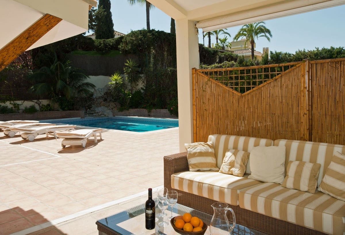 4 sypialnia Willa na sprzedaż w Marbella z basenem garażem - 1 245 000 € (Ref: 10001389)