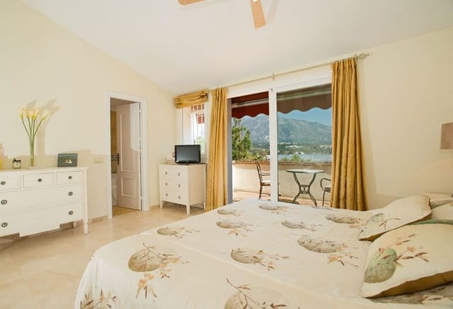 4 sypialnia Willa na sprzedaż w Marbella z basenem garażem - 1 245 000 € (Ref: 10001389)