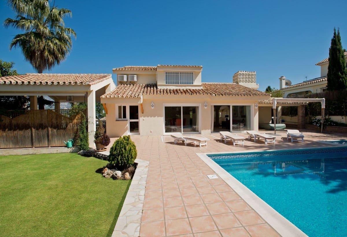 4 sypialnia Willa na sprzedaż w Marbella z basenem garażem - 1 245 000 € (Ref: 10001389)