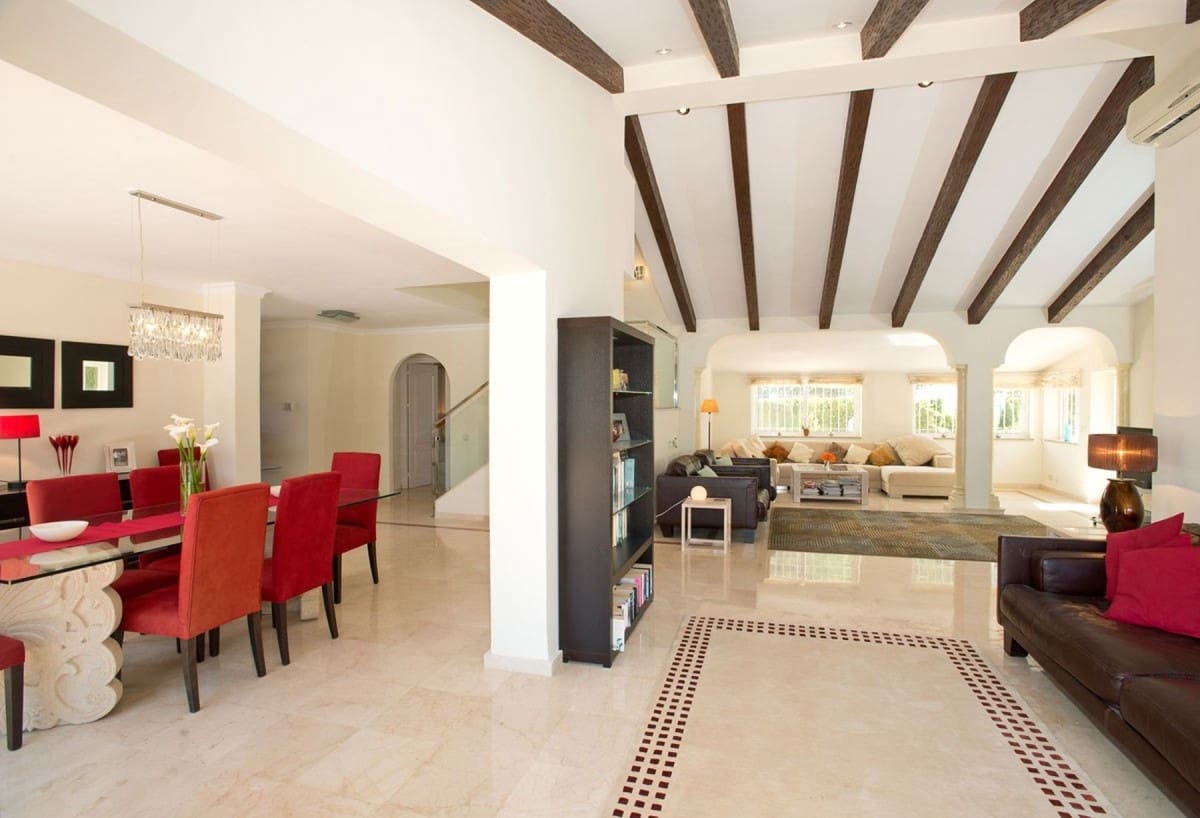 4 sypialnia Willa na sprzedaż w Marbella z basenem garażem - 1 245 000 € (Ref: 10001389)