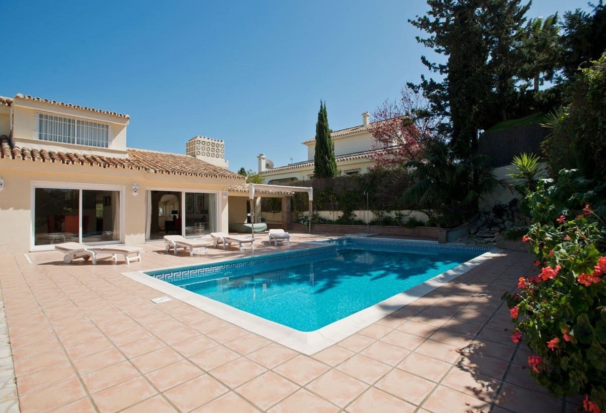 4 sypialnia Willa na sprzedaż w Marbella z basenem garażem - 1 245 000 € (Ref: 10001389)