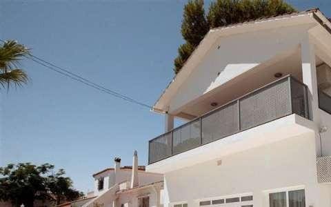 4 soveværelse Villa til salg i Marbella med swimmingpool garage - € 995.000 (Ref: 10001390)